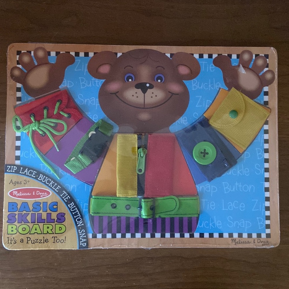 MELISSA & DOUG BASIC SKILLS BOARD ZIP, LACE, BUCKLE, TIE, BUTTON, SNAP NEW